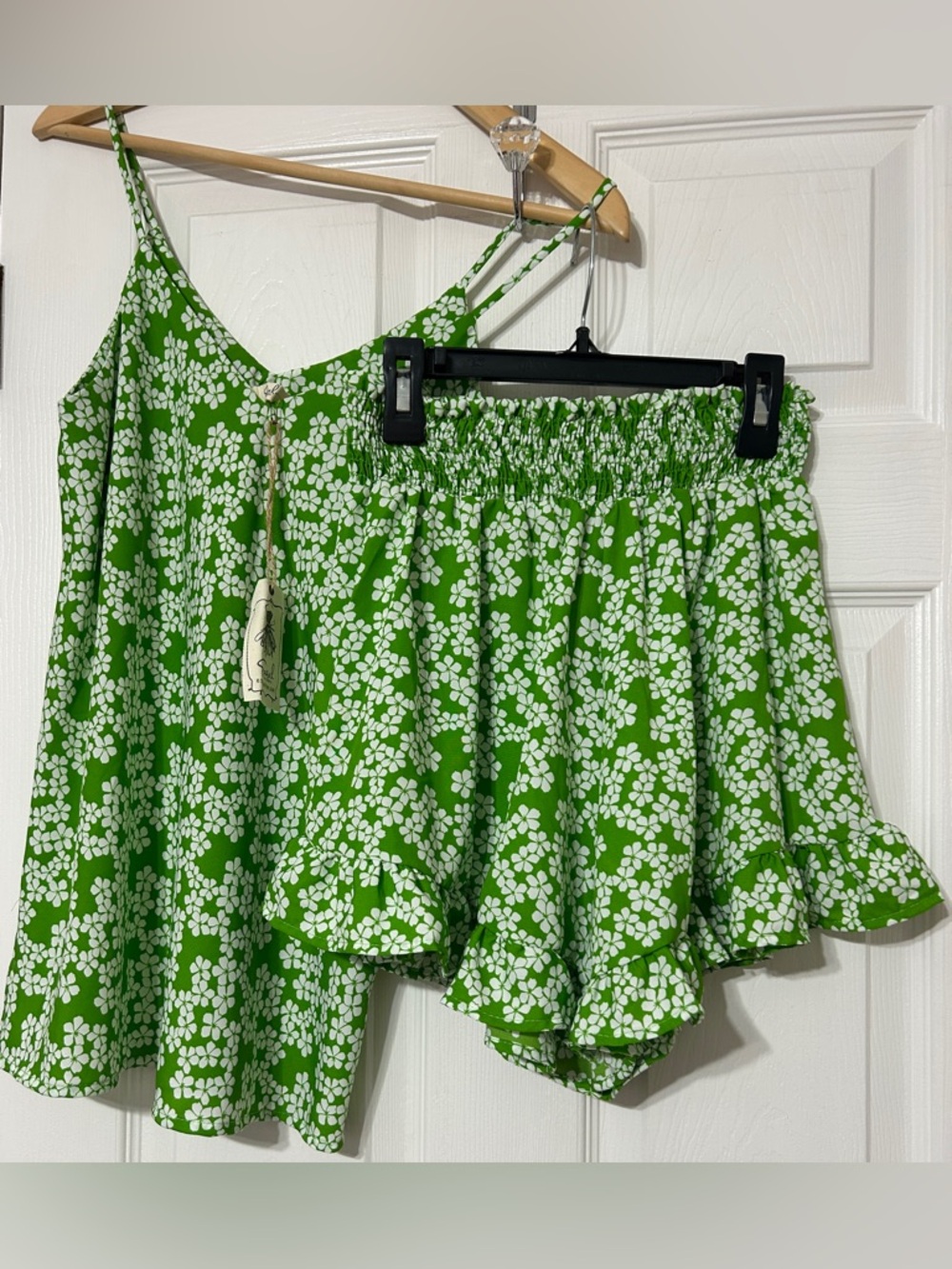EASEL Los Angeles 2 Piece Matching Short Set Green Floral NWT Women’s Size S